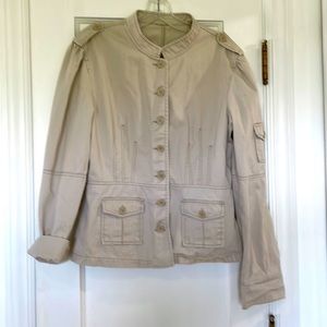 Unique Beige blazer fits like a medium to large